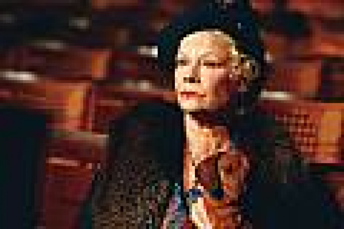 imagen MRS. HENDERSON PRESENTA